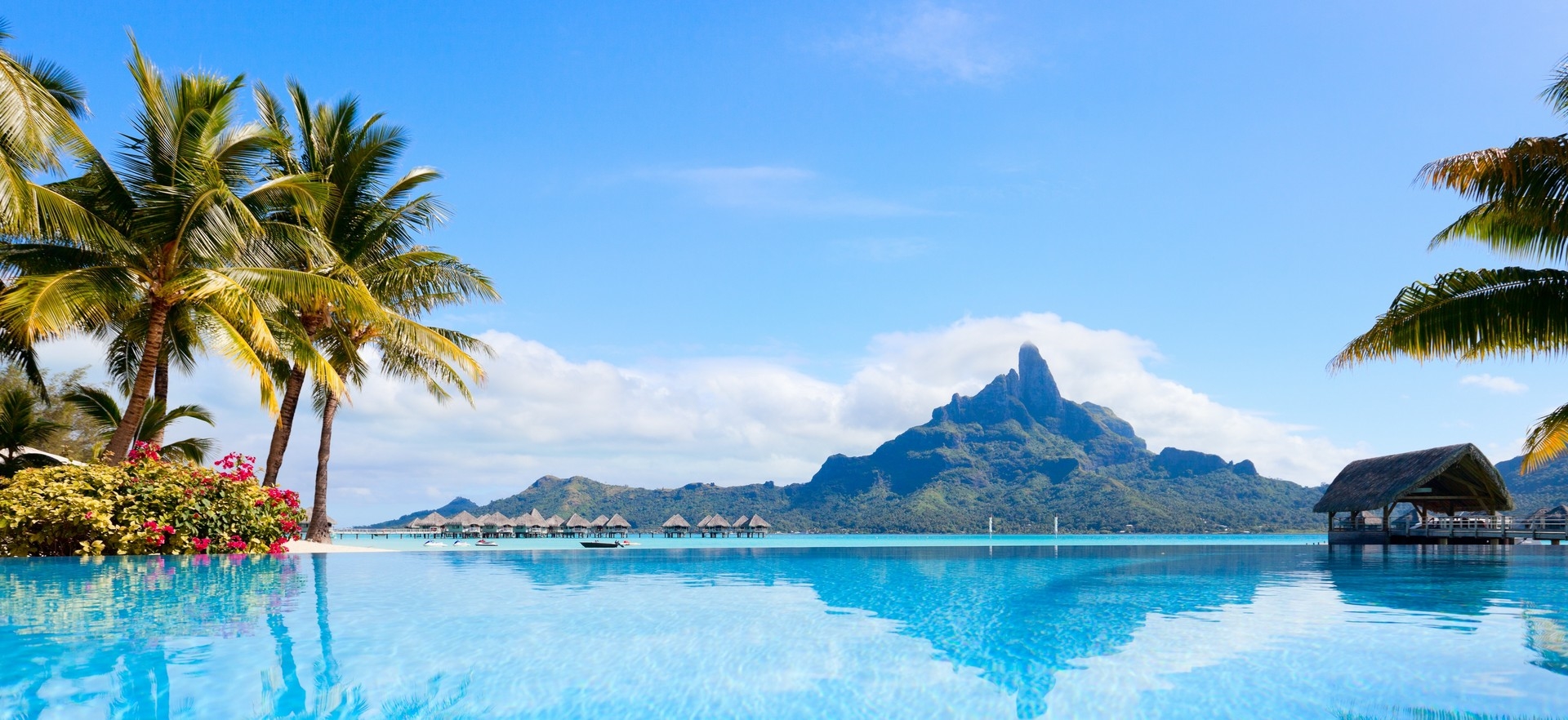 panoramic-view-of-blue-ocean-in-bora-bora-hero-shot